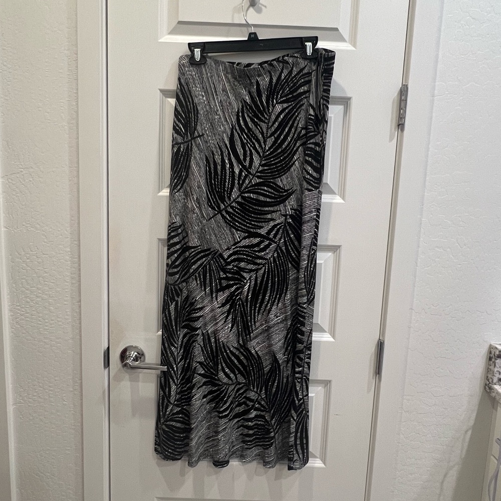 Matty M Black Leaf Print Maxi Skirt on Gray